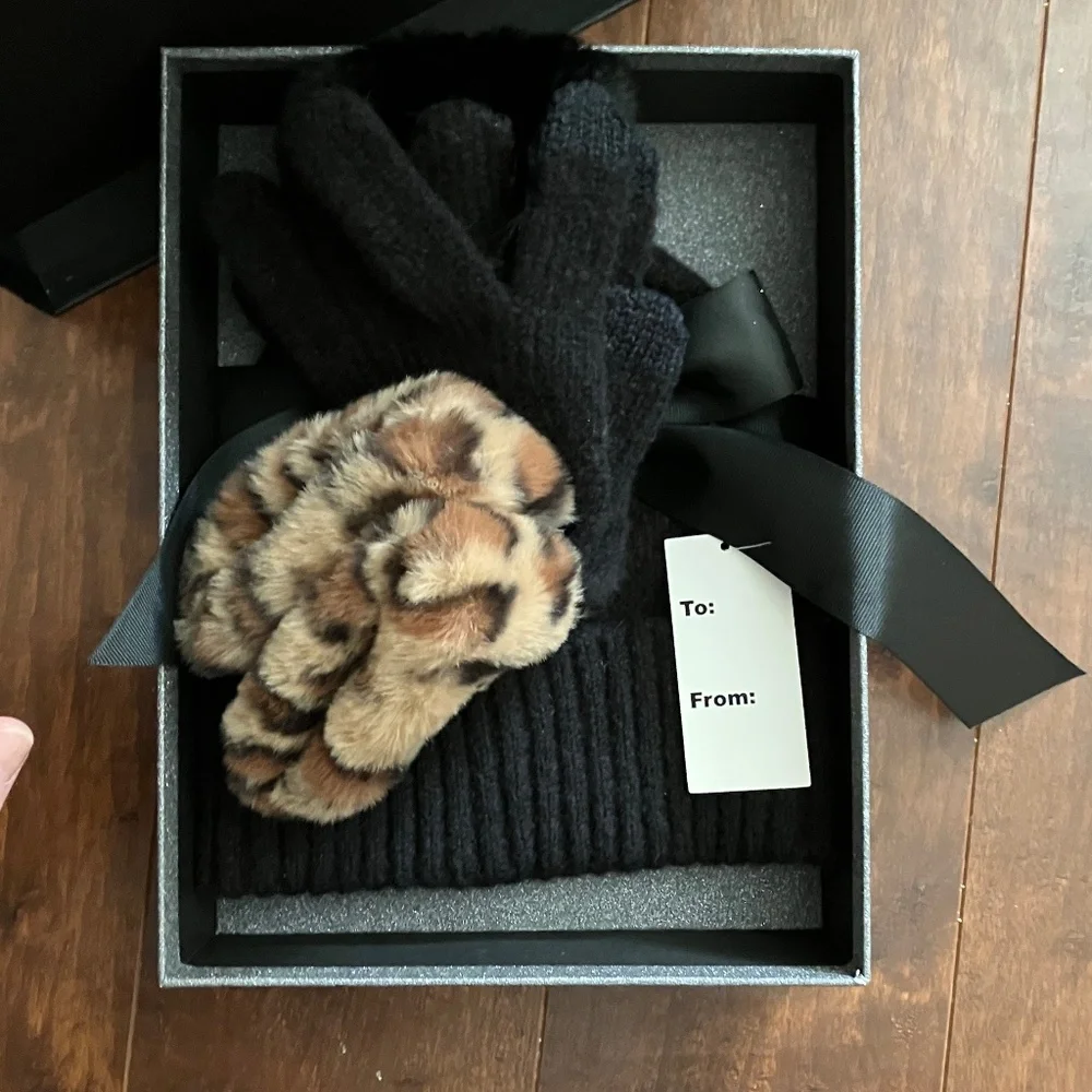 INC International Concepts Leopard Faux Fur Trim Gloves Ribbed Knit Pom Beanie